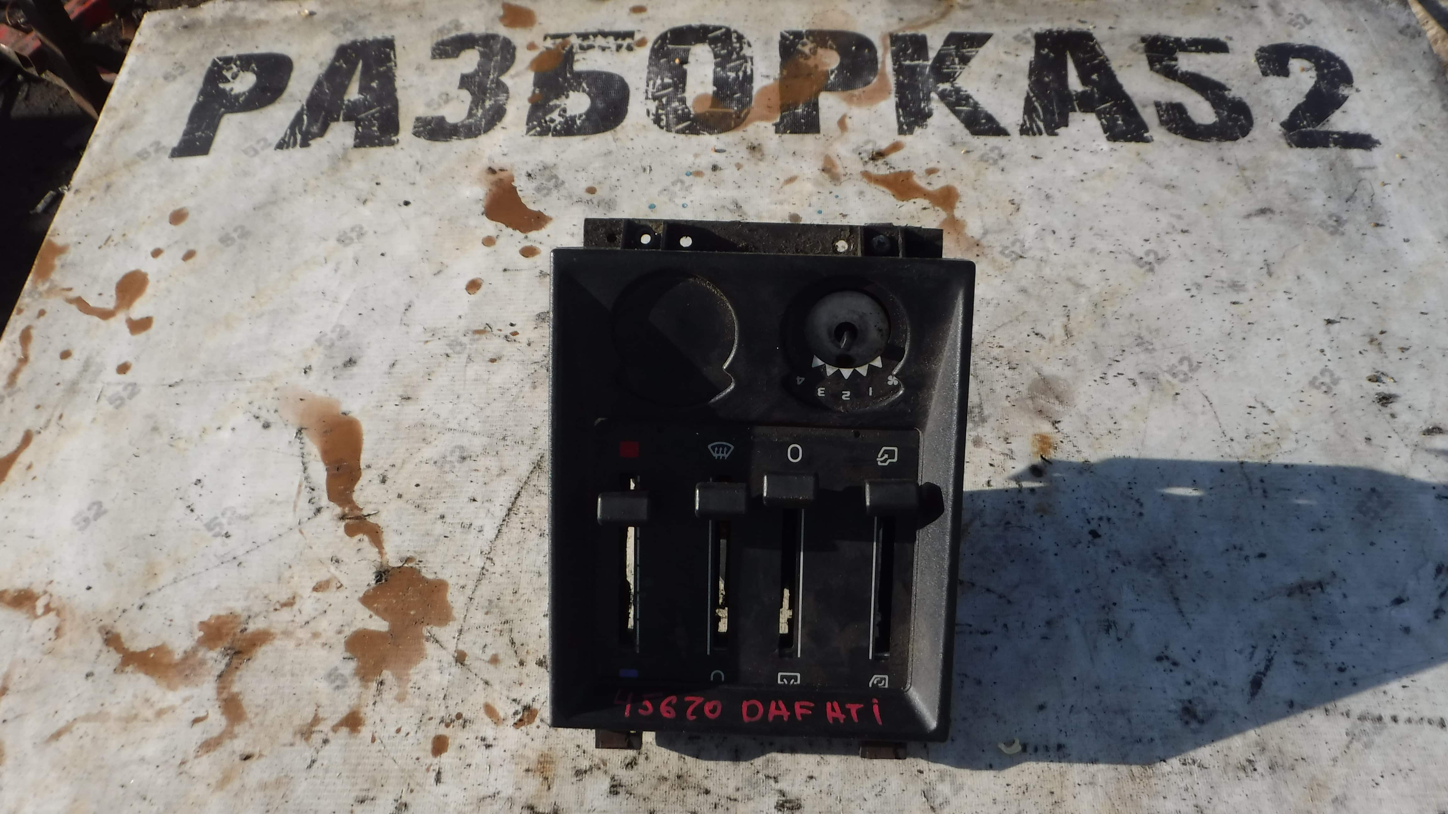 Переключатель печки Блок управления отопителем 15200621 Даф DAF 95 ATI 1995